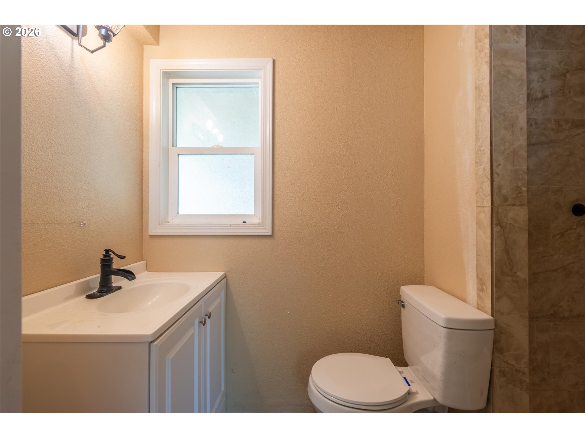93845 Upper Loop Lane Coos Bay, OR 97420 - Photo 41 of 48 Bathroom