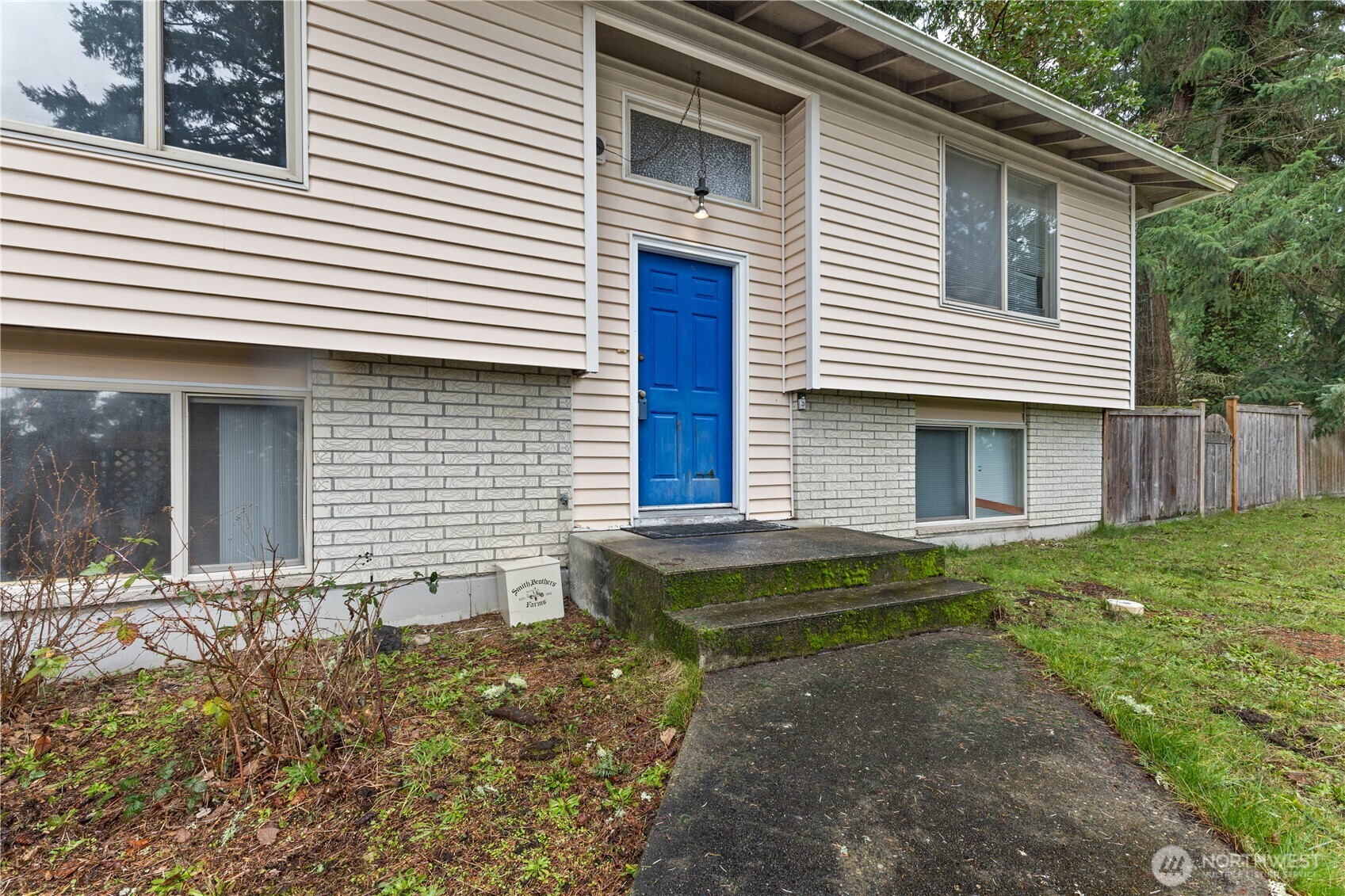 28 Madrona Place DuPont, WA 98327 - Photo 2 of 32