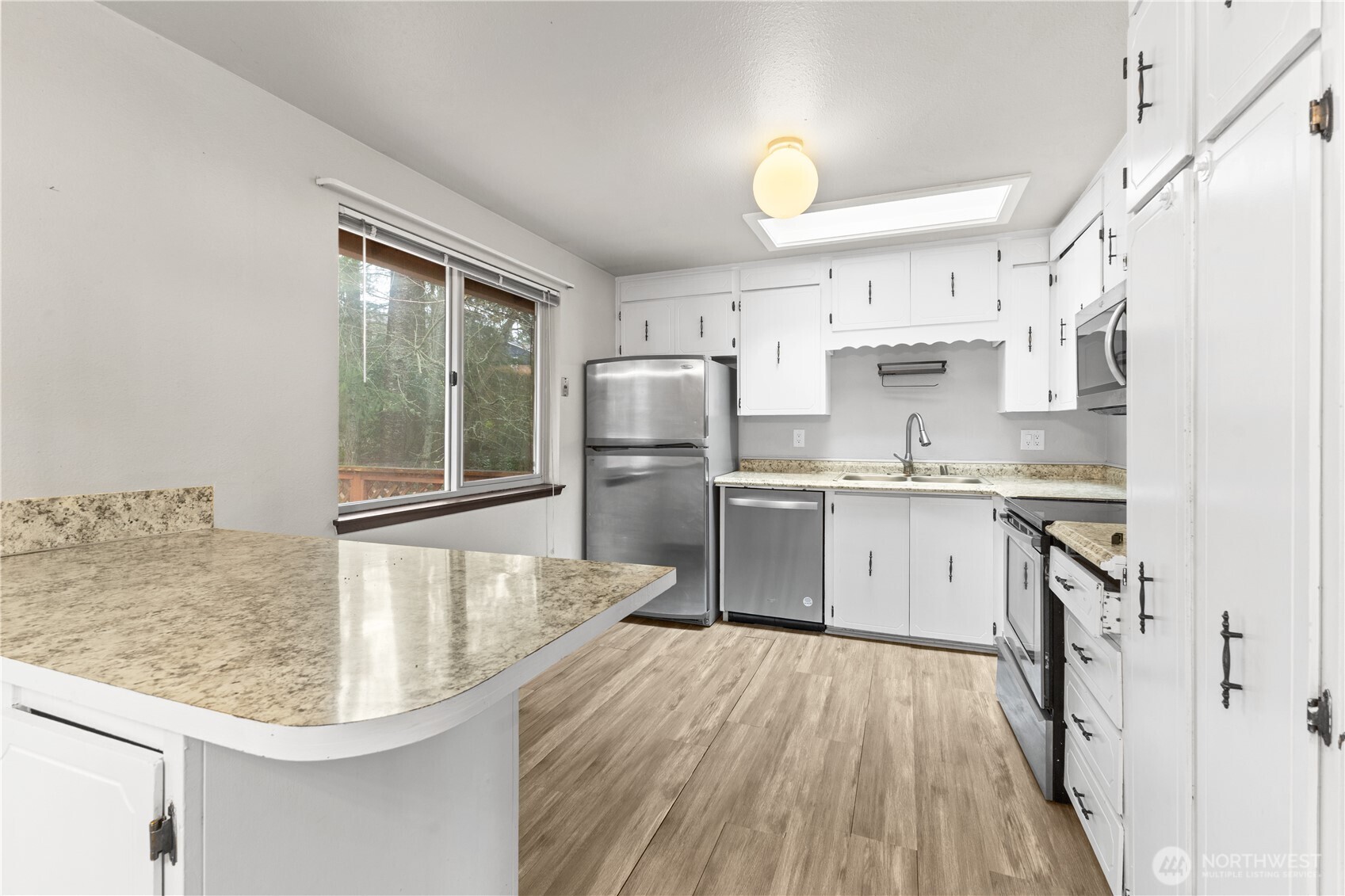 28 Madrona Place DuPont, WA 98327 - Photo 3 of 32