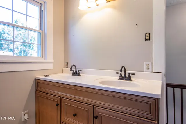 $295,000 | 359 Vance Drive, Bristol, TN 37620