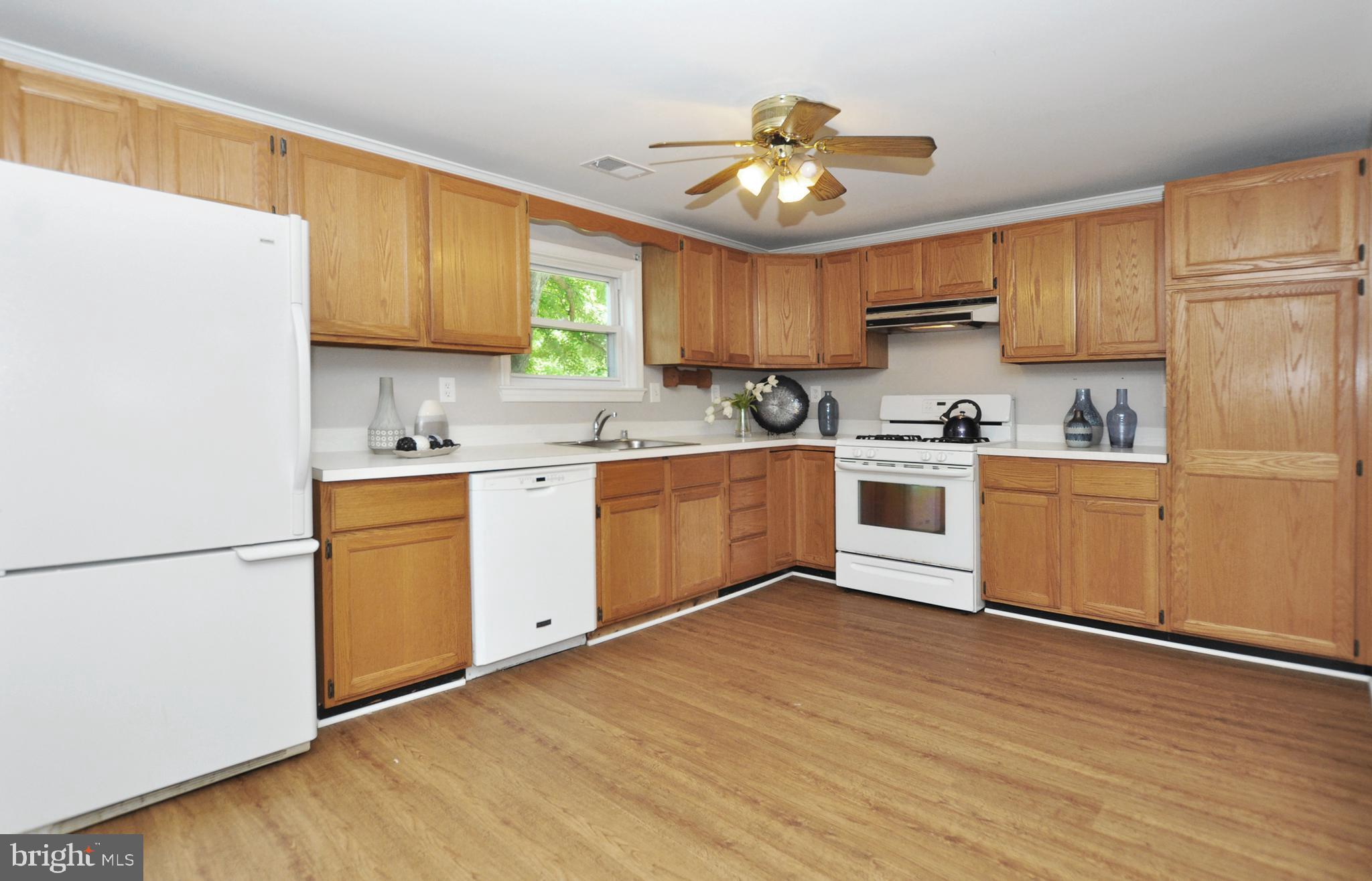 1002 Robin Road Silver Spring, MD 20901 - Photo 11 of 39