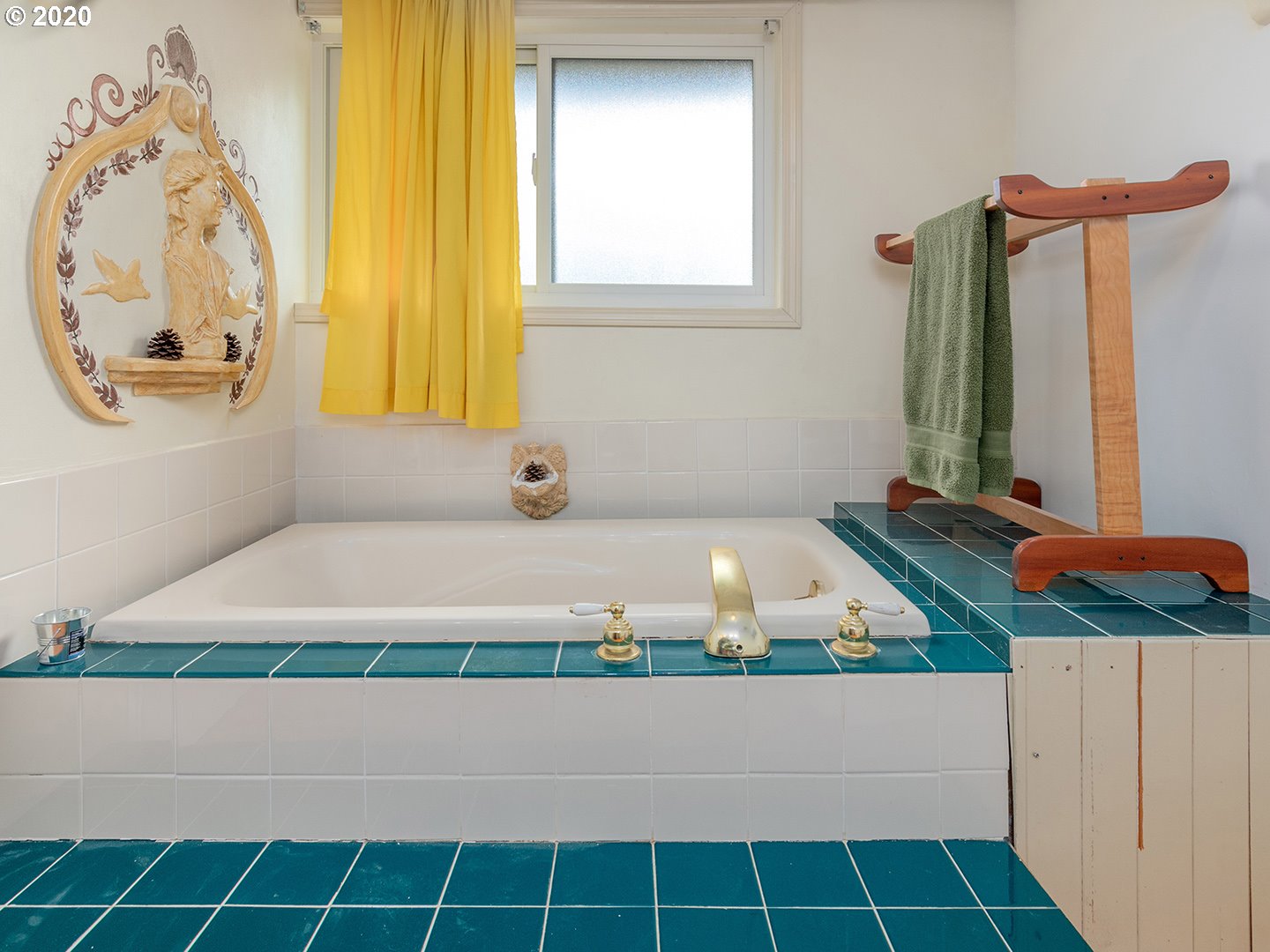 51509 Southwest Em Watts Road Scappoose, OR 97056 - Photo 17 of 23 Bathroom, Attached