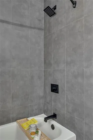 $2,775 | 701 38th Avenue North, St. Petersburg, FL 33704