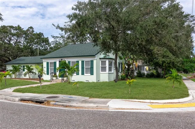 $2,775 | 701 38th Avenue North, St. Petersburg, FL 33704