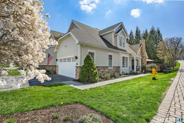 $1,100,000 | 638 Danbury Road, Unit 64, Ridgefield, CT 06877