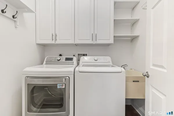 $1,100,000 | 638 Danbury Road, Unit 64, Ridgefield, CT 06877