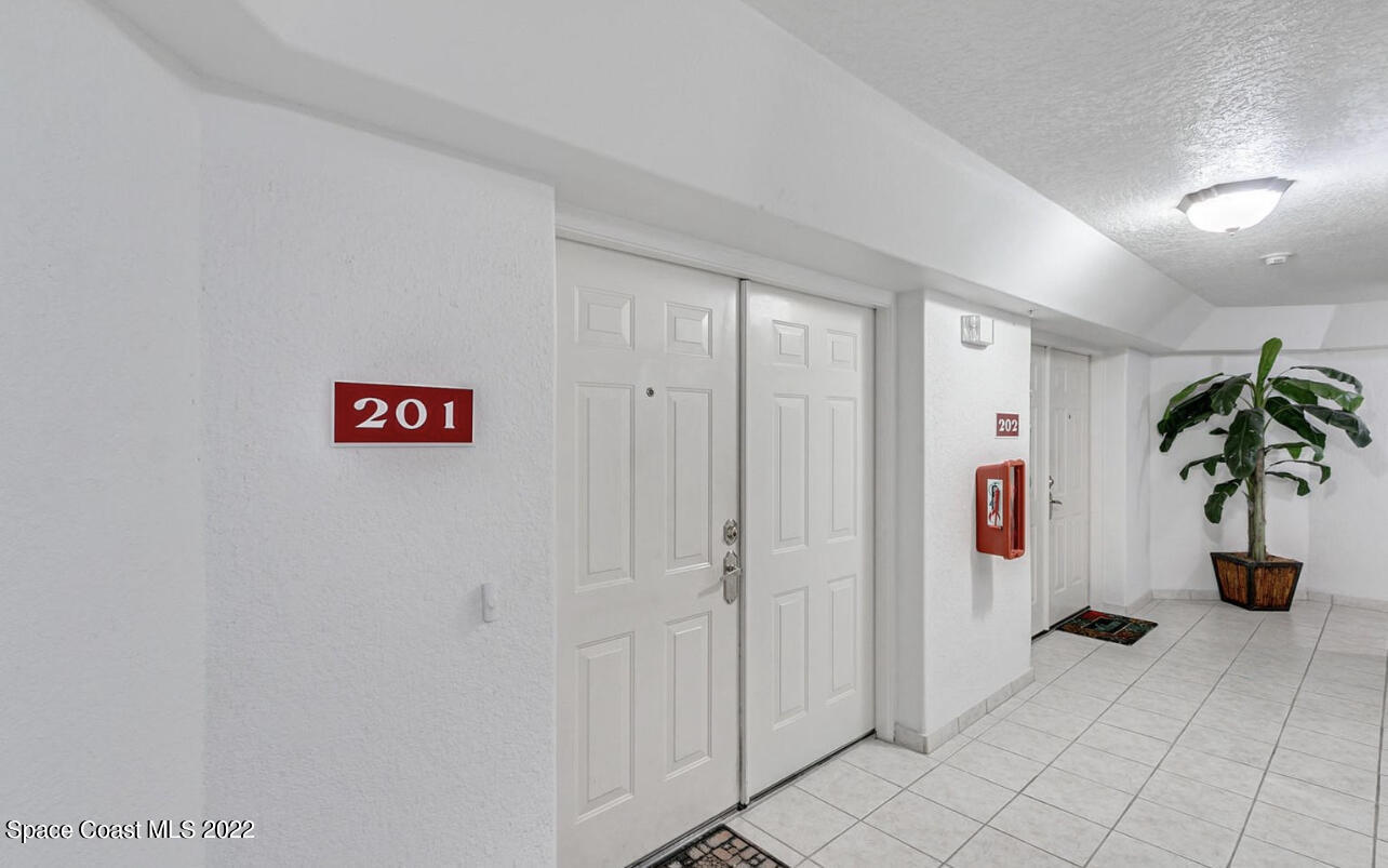 811 Del Rio Way, Unit 201 Merritt Island, FL 32953 - Photo 3 of 13 BE805AB9-9186-486C-9266-7E50DA812B0A