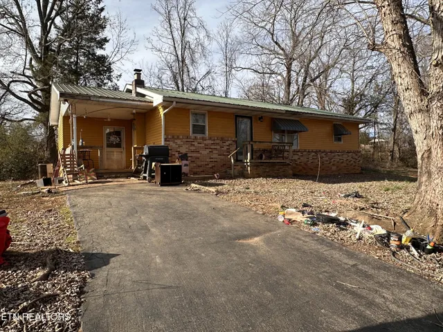 a view of a house with a outdoor space