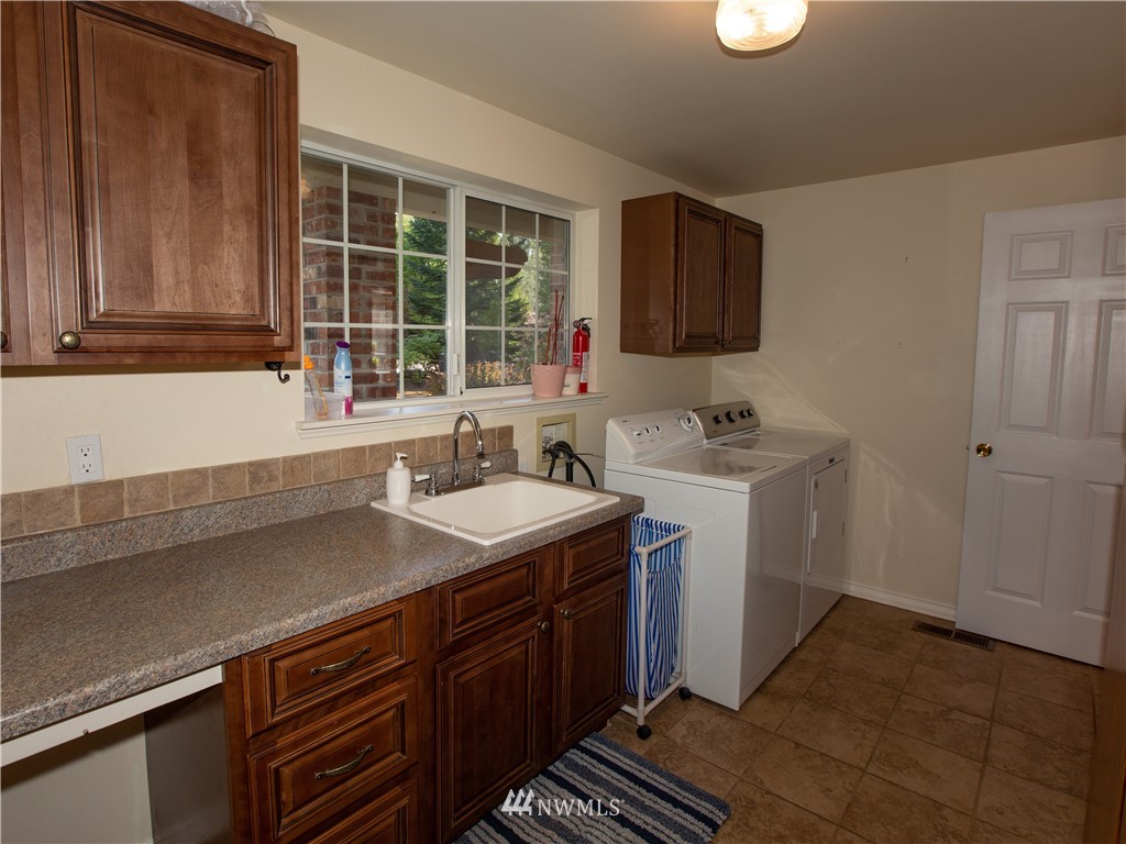 1241 Southwest Station Circle Road Port Orchard, WA 98367 - Photo 14 of 34 Gallery Image 14