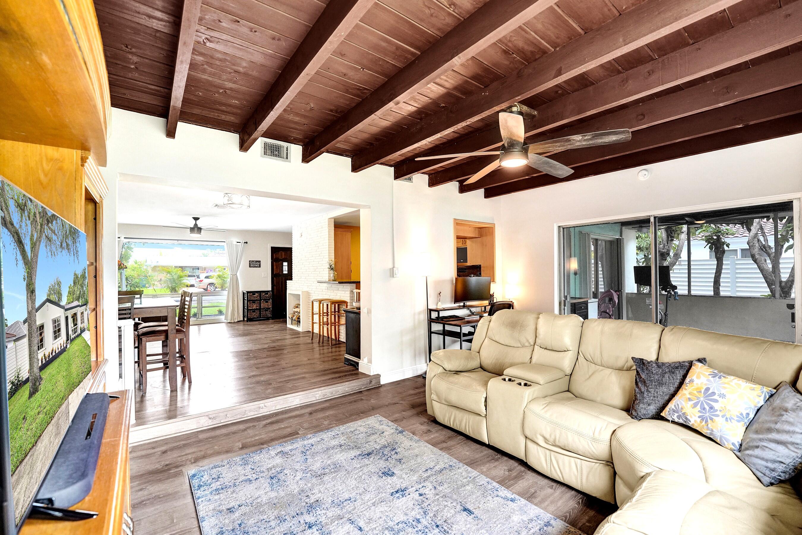1341 North 30th Road Hollywood, FL 33021 - Photo 24 of 61 DSC08357