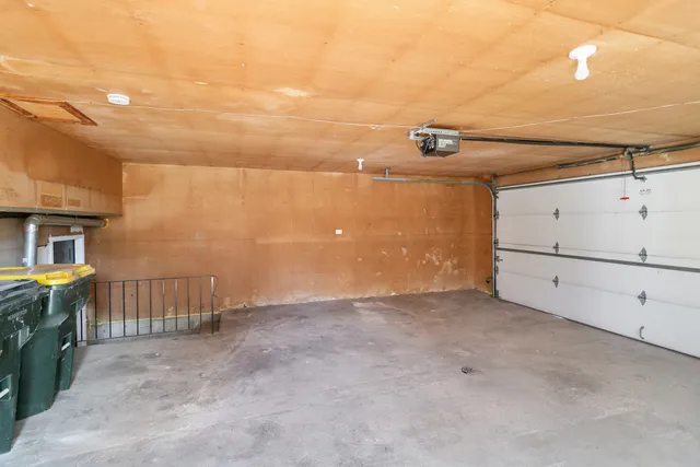 $359,700 | 19520 Lake Lynwood Drive, Lynwood, IL 60411