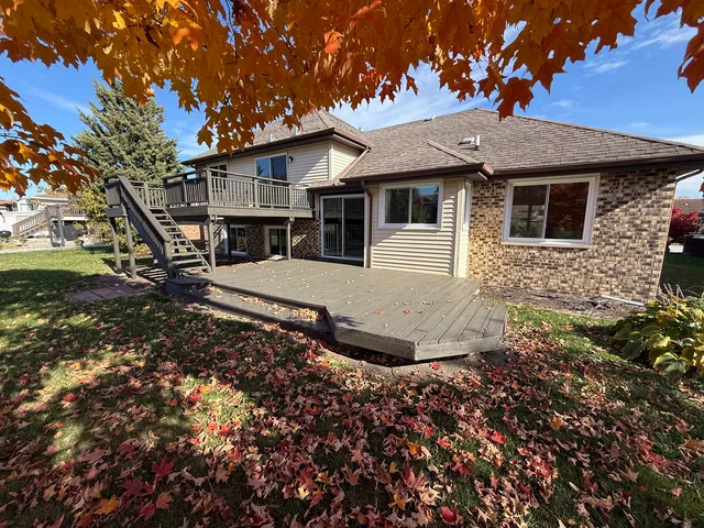 $359,700 | 19520 Lake Lynwood Drive, Lynwood, IL 60411