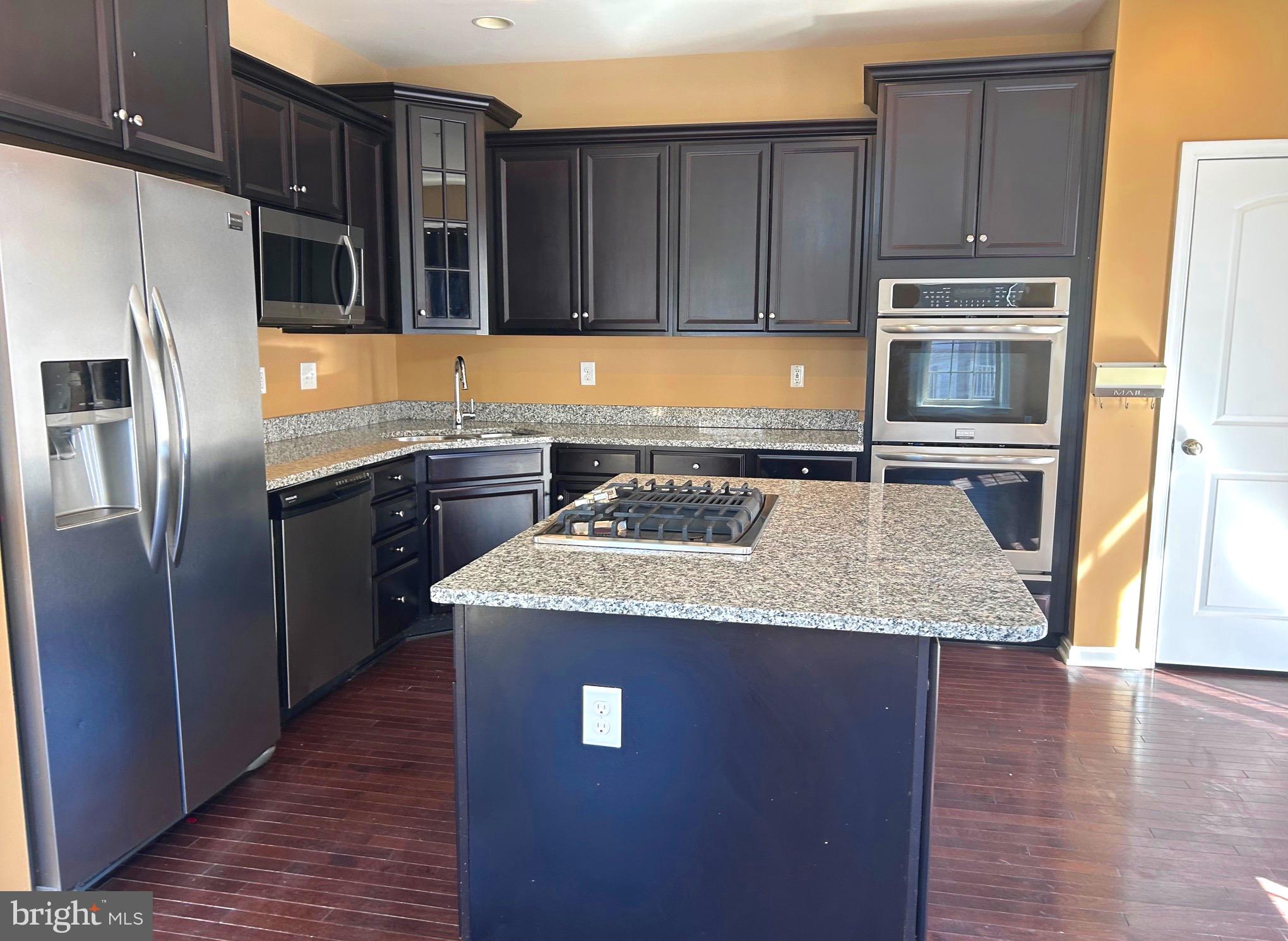 9623 Smithview Place Lanham, MD 20706 - Photo 18 of 42 kitchen
