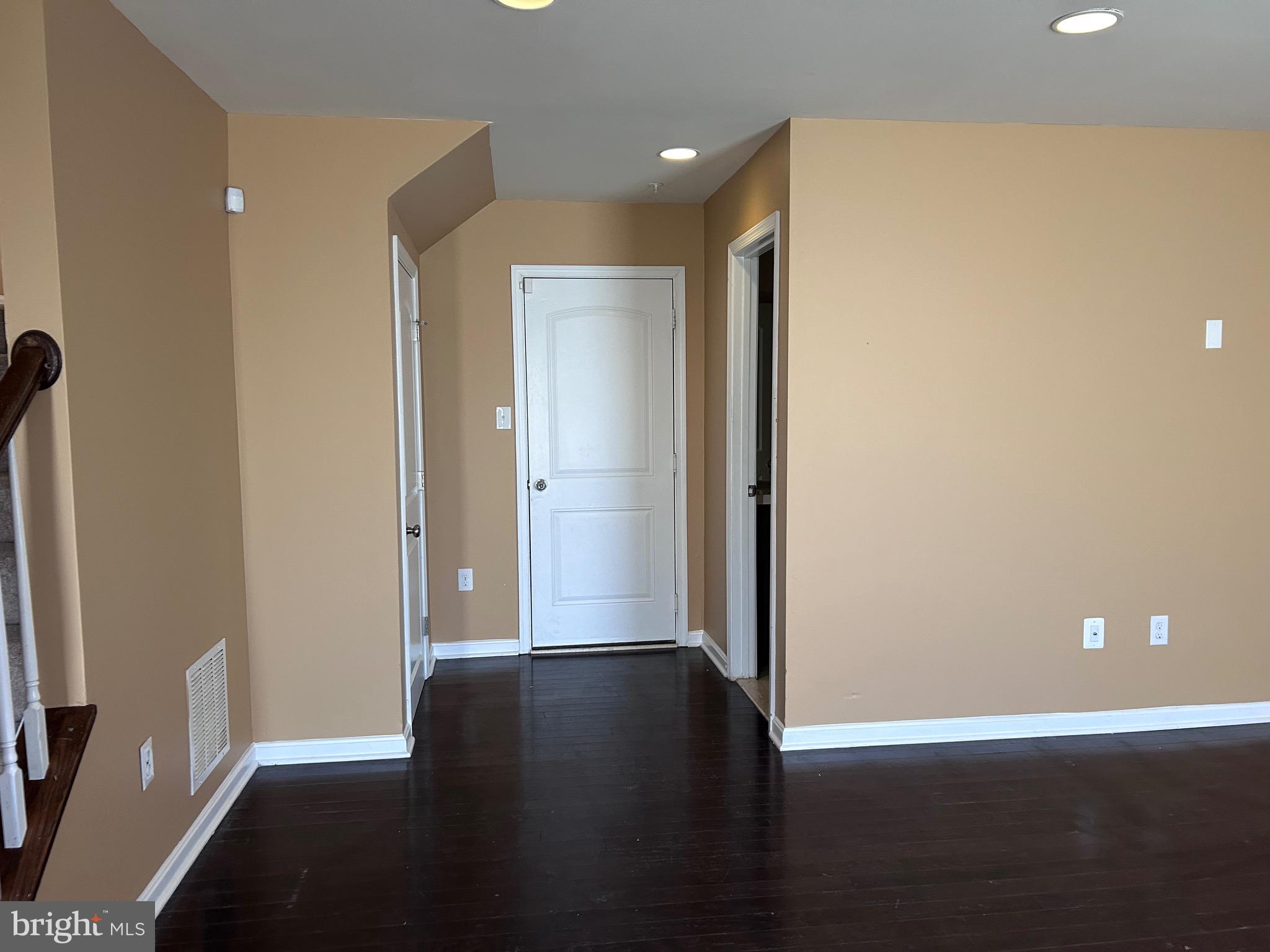 9623 Smithview Place Lanham, MD 20706 - Photo 2 of 42 Entry