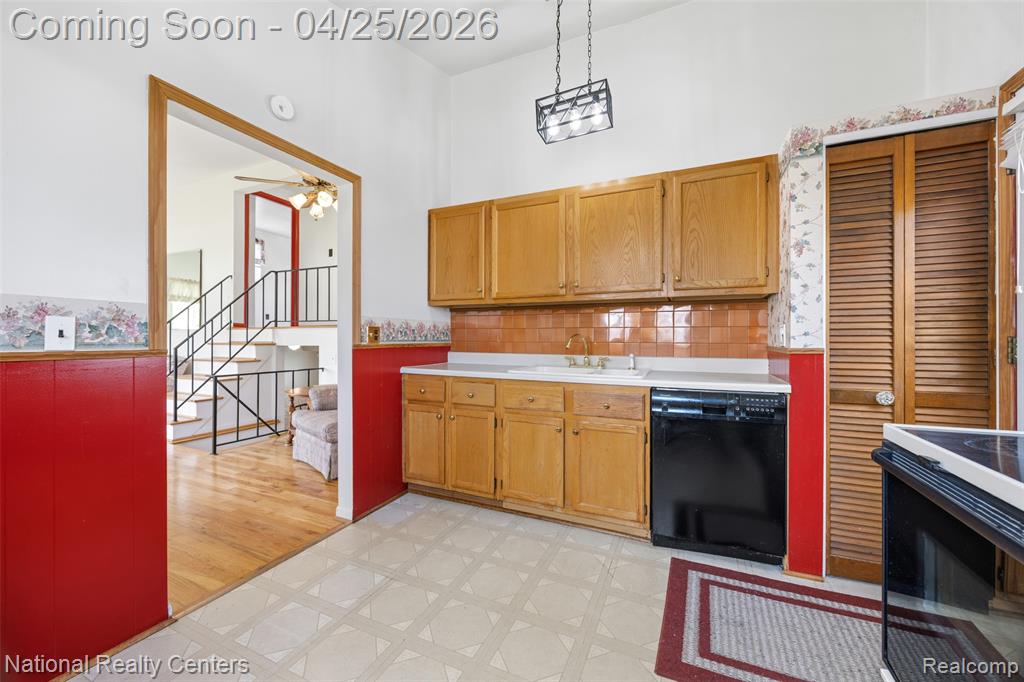 28951 Cherry Hill Road Inkster, MI 48141 - Photo 13 of 36 Gallery Image 13