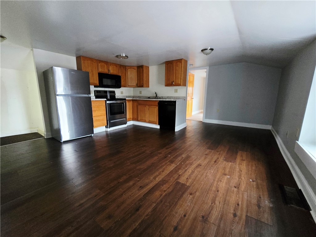 37 North Virginia Street Waterloo, NY 13165 - Photo 2 of 9