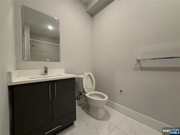 $3,495 | 1685 Bergen Boulevard, Unit 604, Fort Lee, NJ 07024