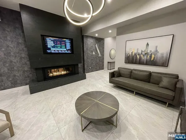 $3,495 | 1685 Bergen Boulevard, Unit 604, Fort Lee, NJ 07024