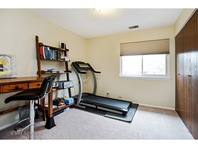 21 Illinois Avenue, Unit O2 Schaumburg, IL 60193 - Photo 7 of 10