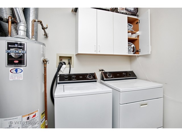 21 Illinois Avenue, Unit O2 Schaumburg, IL 60193 - Photo 9 of 10