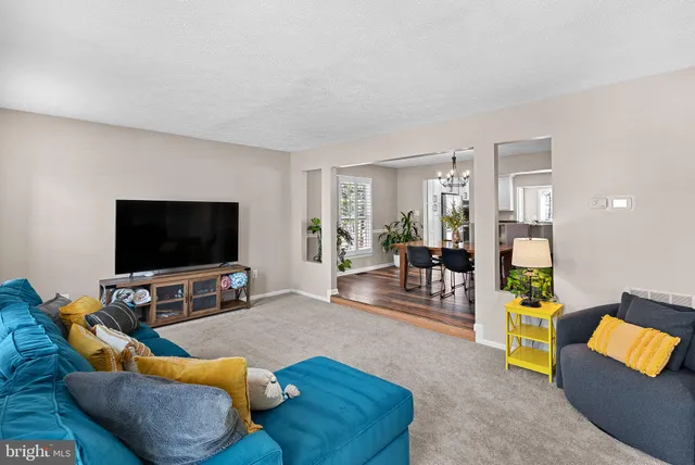 $899,000 | 21 Lipscomb Court, Sterling, VA 20165