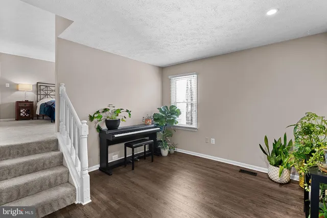 $899,000 | 21 Lipscomb Court, Sterling, VA 20165