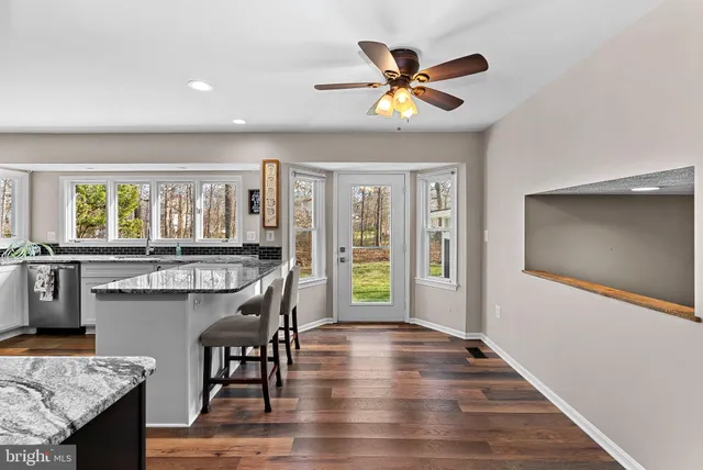 $899,000 | 21 Lipscomb Court, Sterling, VA 20165