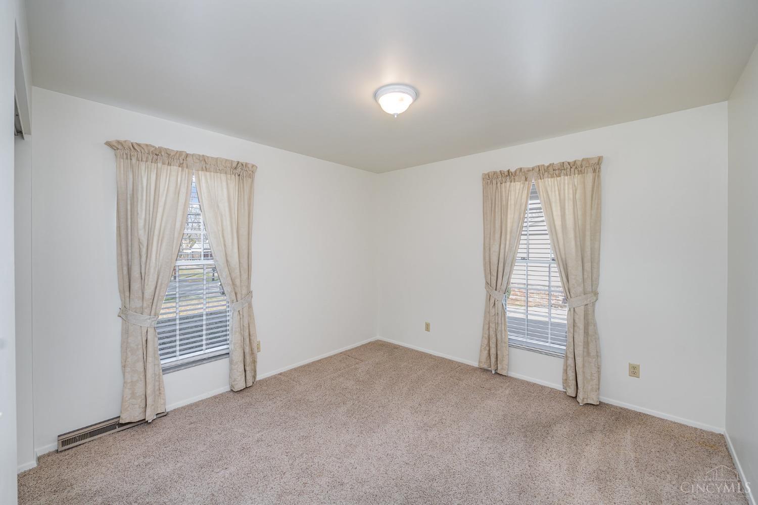 854 Asbury Road Cincinnati, OH 45255 - Photo 20 of 24 Gallery Image 20