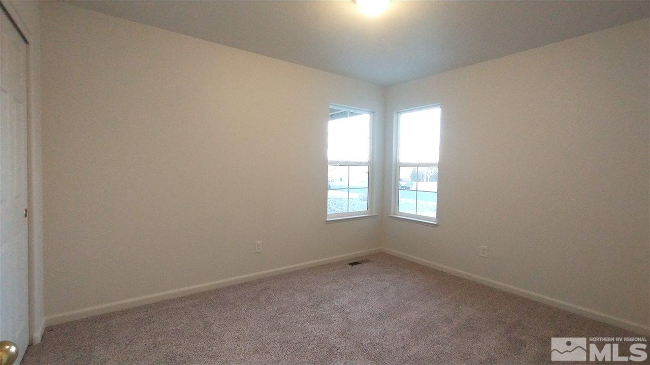 355 Emigrant Way Fernley, NV 89408 - Photo 5 of 17 Photo 5