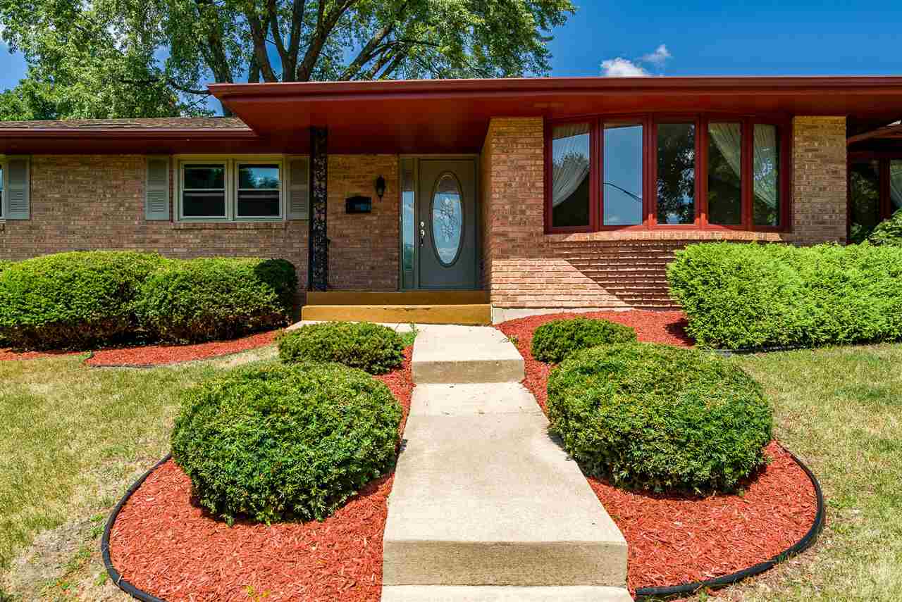 3812 Guilford Road Rockford, IL 61107 - Photo 2 of 25 Gallery Image 2