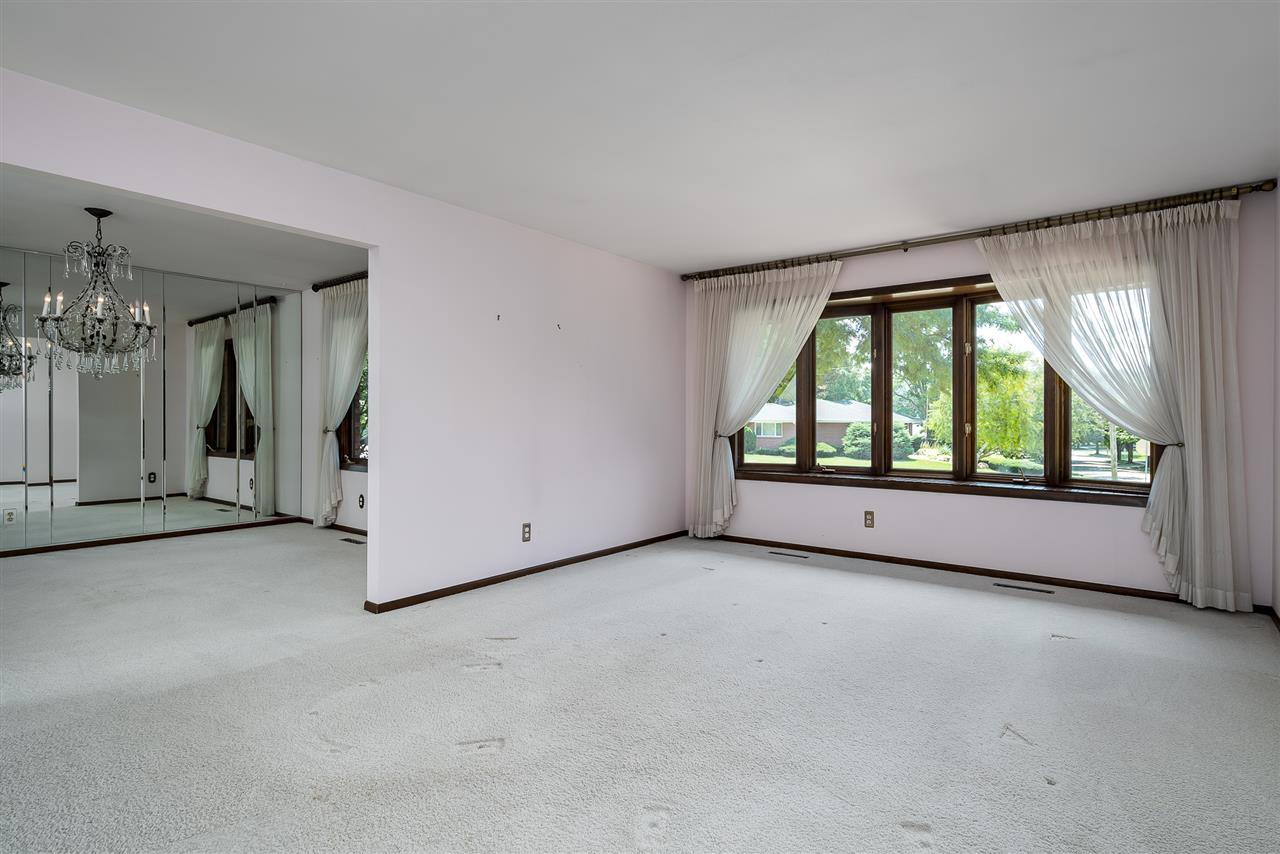 3812 Guilford Road Rockford, IL 61107 - Photo 4 of 25 Gallery Image 4