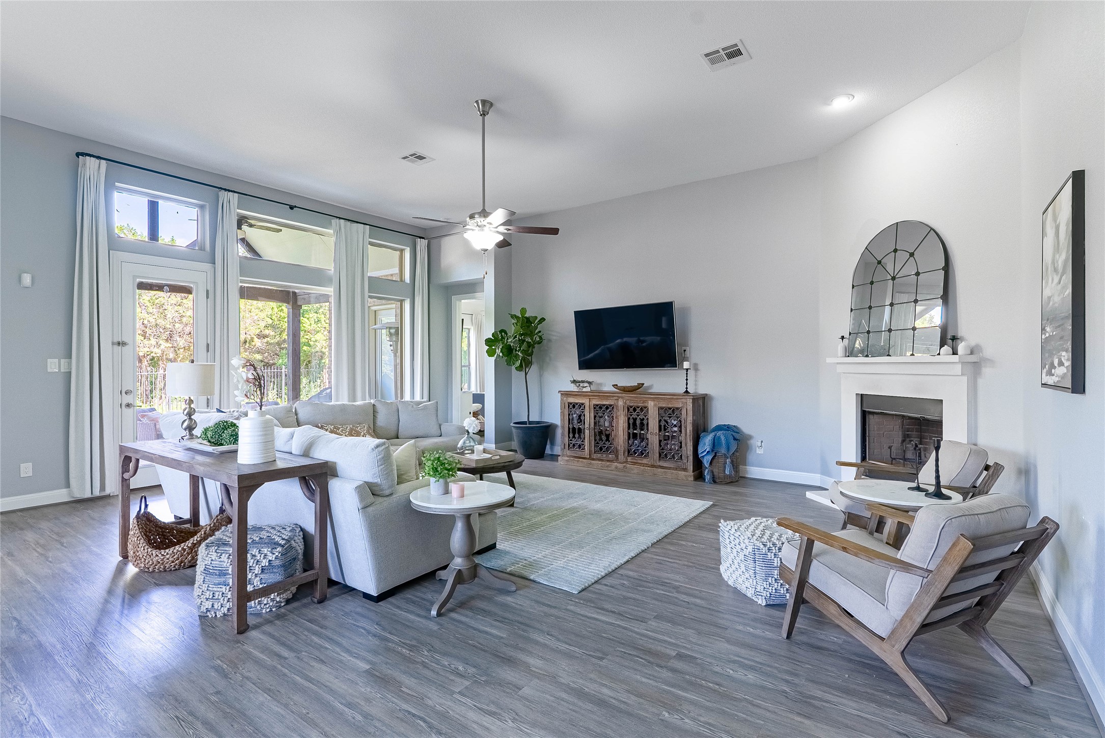 142 Rpd Spgs Cove Georgetown, TX 78628 - Photo 5 of 33