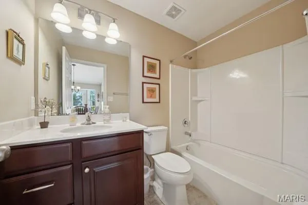 $450,000 | 16164 Amber Vista Drive, Ballwin, MO 63021