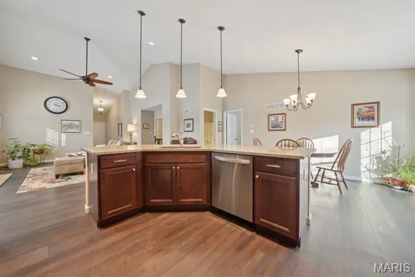 $450,000 | 16164 Amber Vista Drive, Ballwin, MO 63021