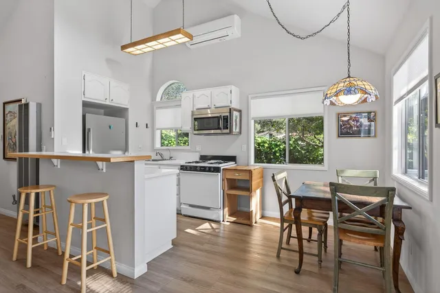 $1,850,000 | 207 East Eucalyptus Street, Ojai, CA 93023