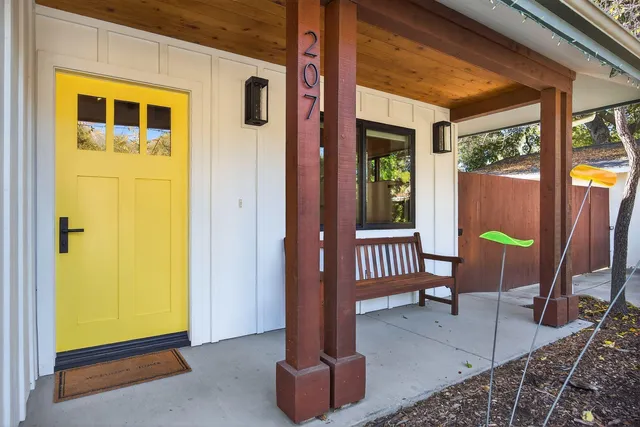 $1,850,000 | 207 East Eucalyptus Street, Ojai, CA 93023