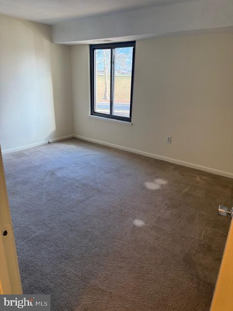 5860 Thunder Hill Road, Unit B2 Columbia, MD 21045 - Photo 20 of 35 an empty room with a window