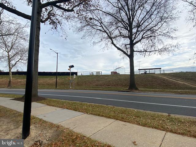 5860 Thunder Hill Road, Unit B2 Columbia, MD 21045 - Photo 31 of 35 a view of a yard with an trees