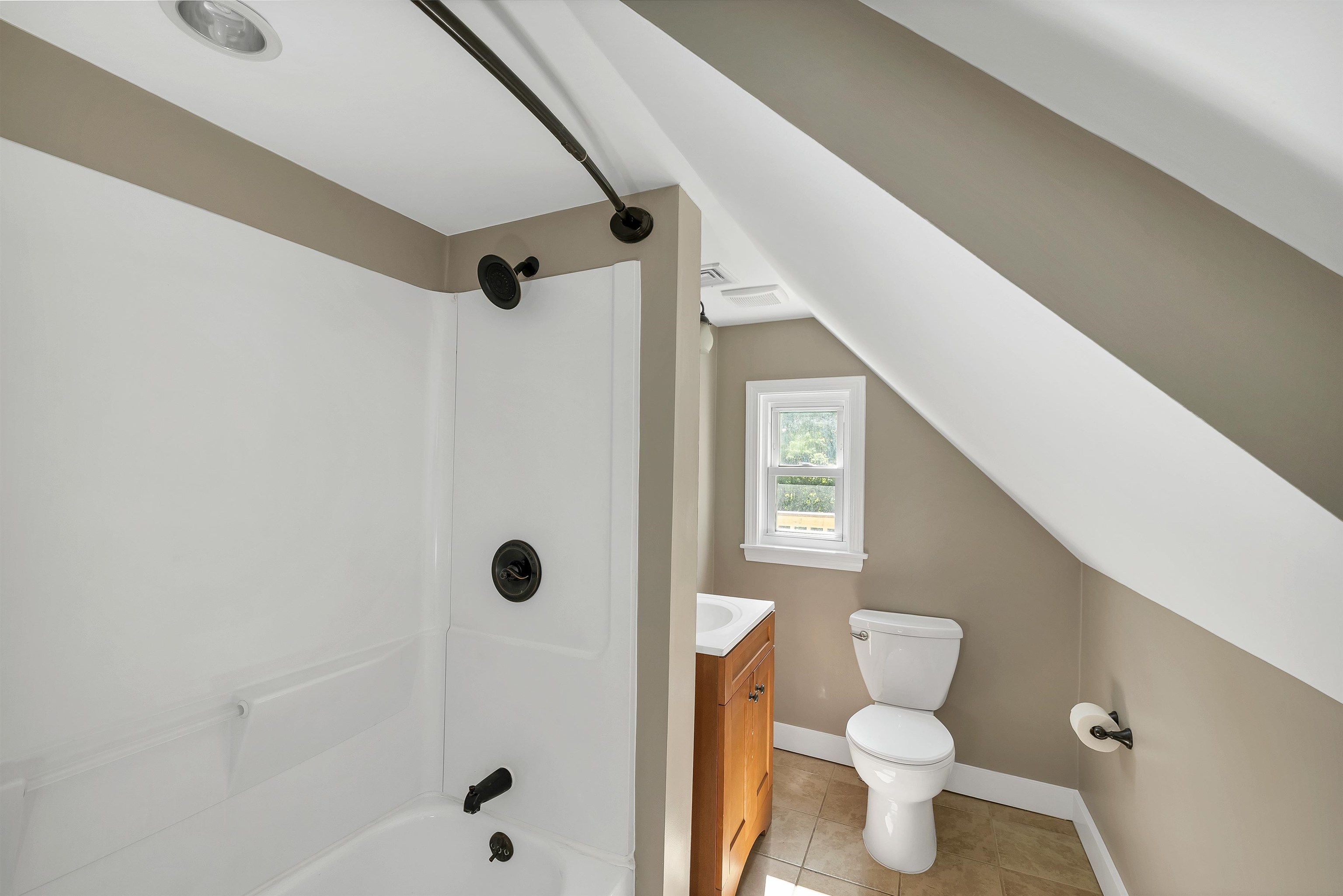 16 Brook Street Derry, NH 03038 - Photo 43 of 60