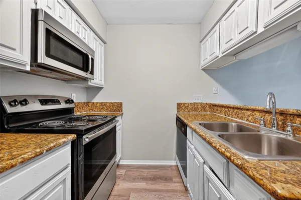 $1,200 | 2110 Wilcrest Drive, Unit 138, Houston, TX 77042