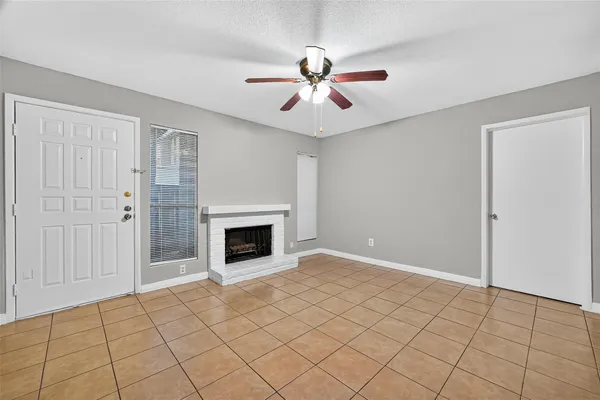 $1,200 | 2110 Wilcrest Drive, Unit 138, Houston, TX 77042