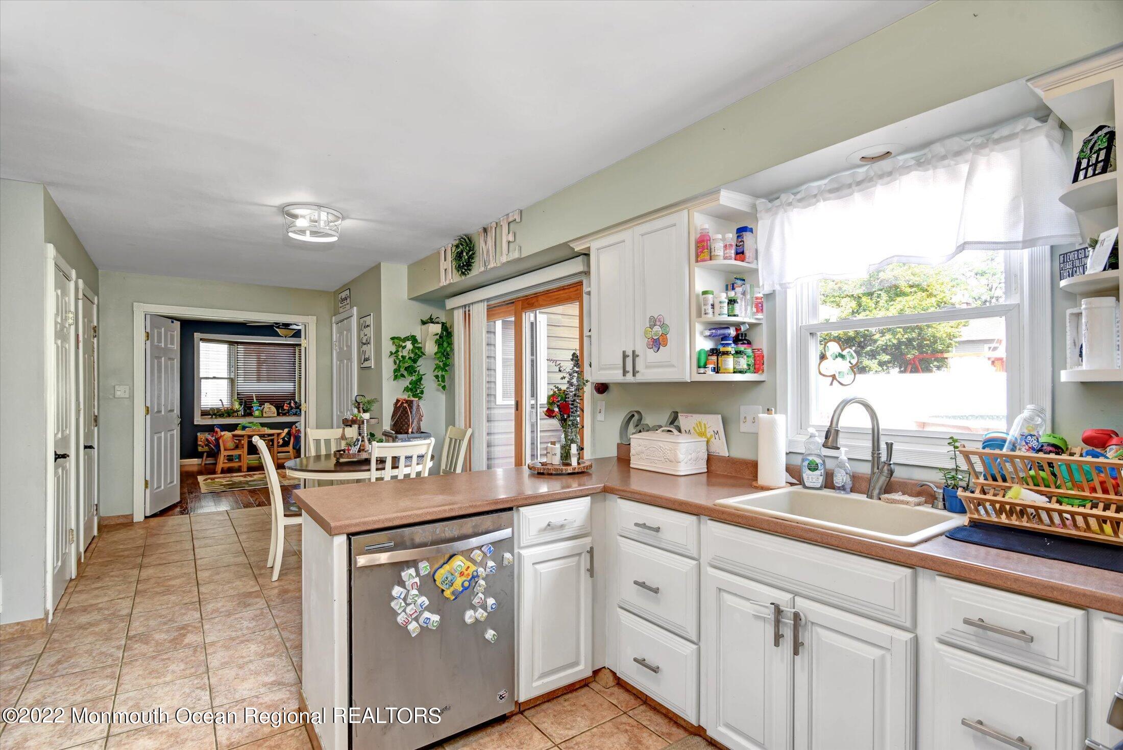 15 Cherry Tree Circle Howell, NJ 07731 - Photo 11 of 28 11-Kitchen