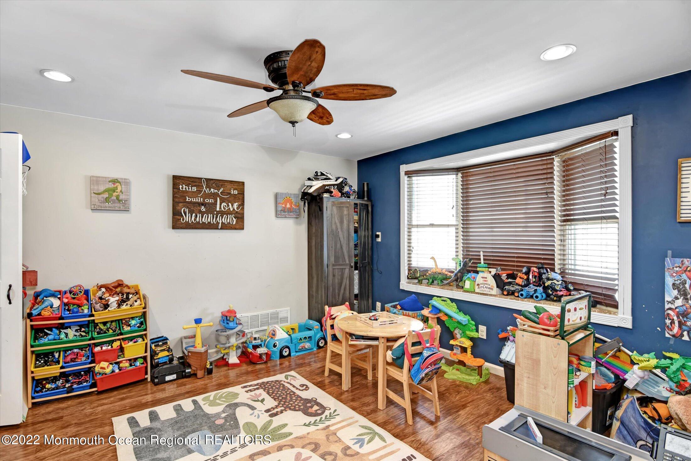 15 Cherry Tree Circle Howell, NJ 07731 - Photo 14 of 28 15-Family Room
