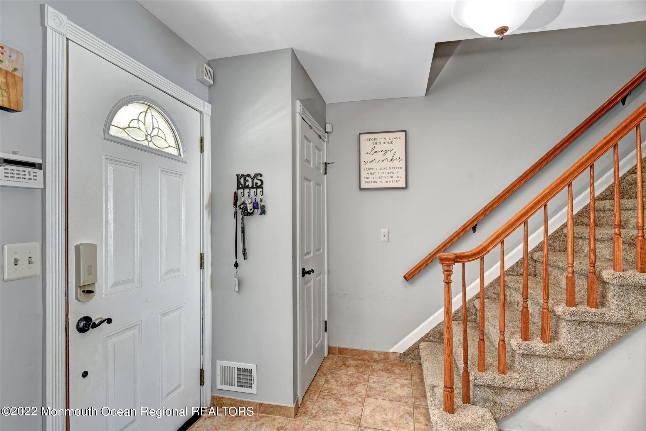 15 Cherry Tree Circle Howell, NJ 07731 - Photo 3 of 28 03-Foyer