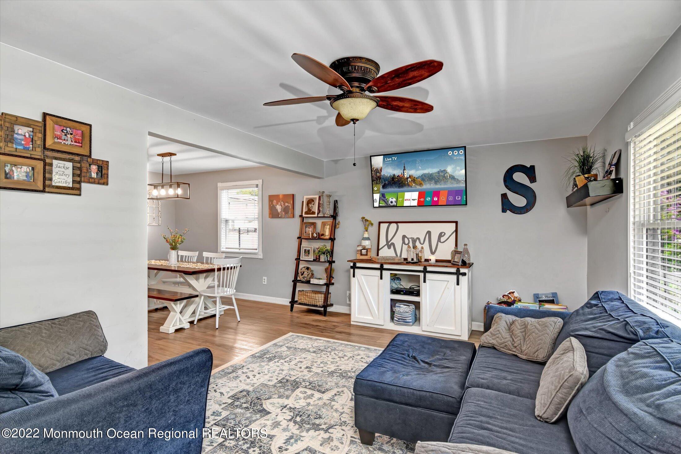 15 Cherry Tree Circle Howell, NJ 07731 - Photo 5 of 28 06-Living Room