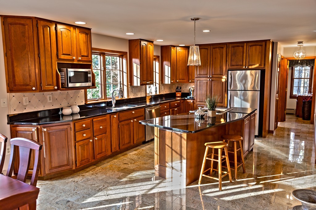 61 Plain Road Hatfield, MA 01038 - Photo 9 of 30 Gallery Image 9