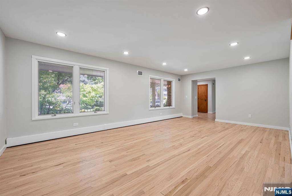 439 Summit Street Englewood Cliffs, NJ 07632 - Photo 7 of 34