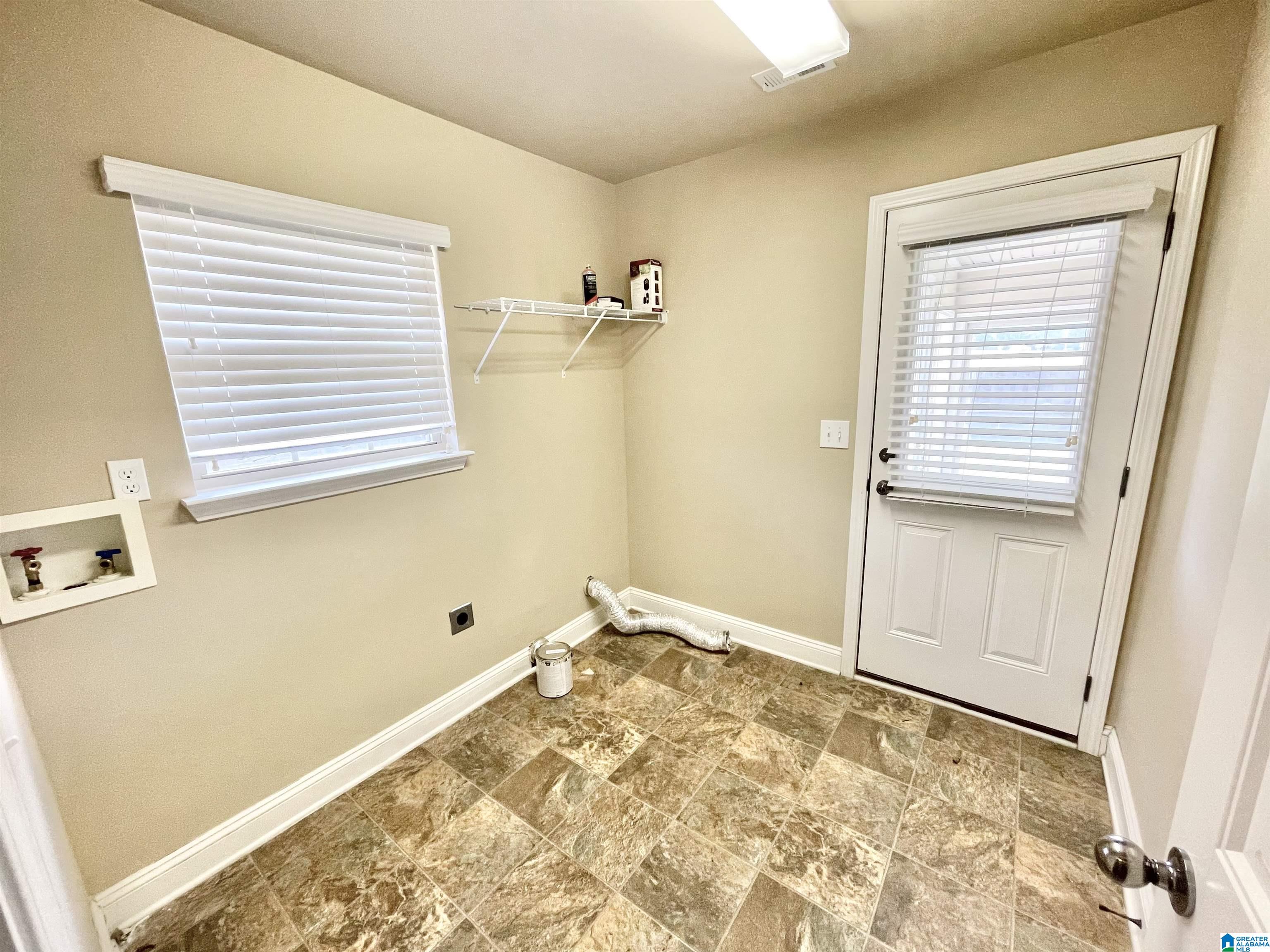 348 Tanglewood Circle Alabaster, AL 35007 - Photo 13 of 29
