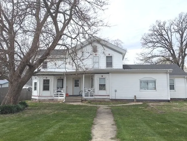 $180,000 | 302 South Ottawa Street, Earlville, IL 60518