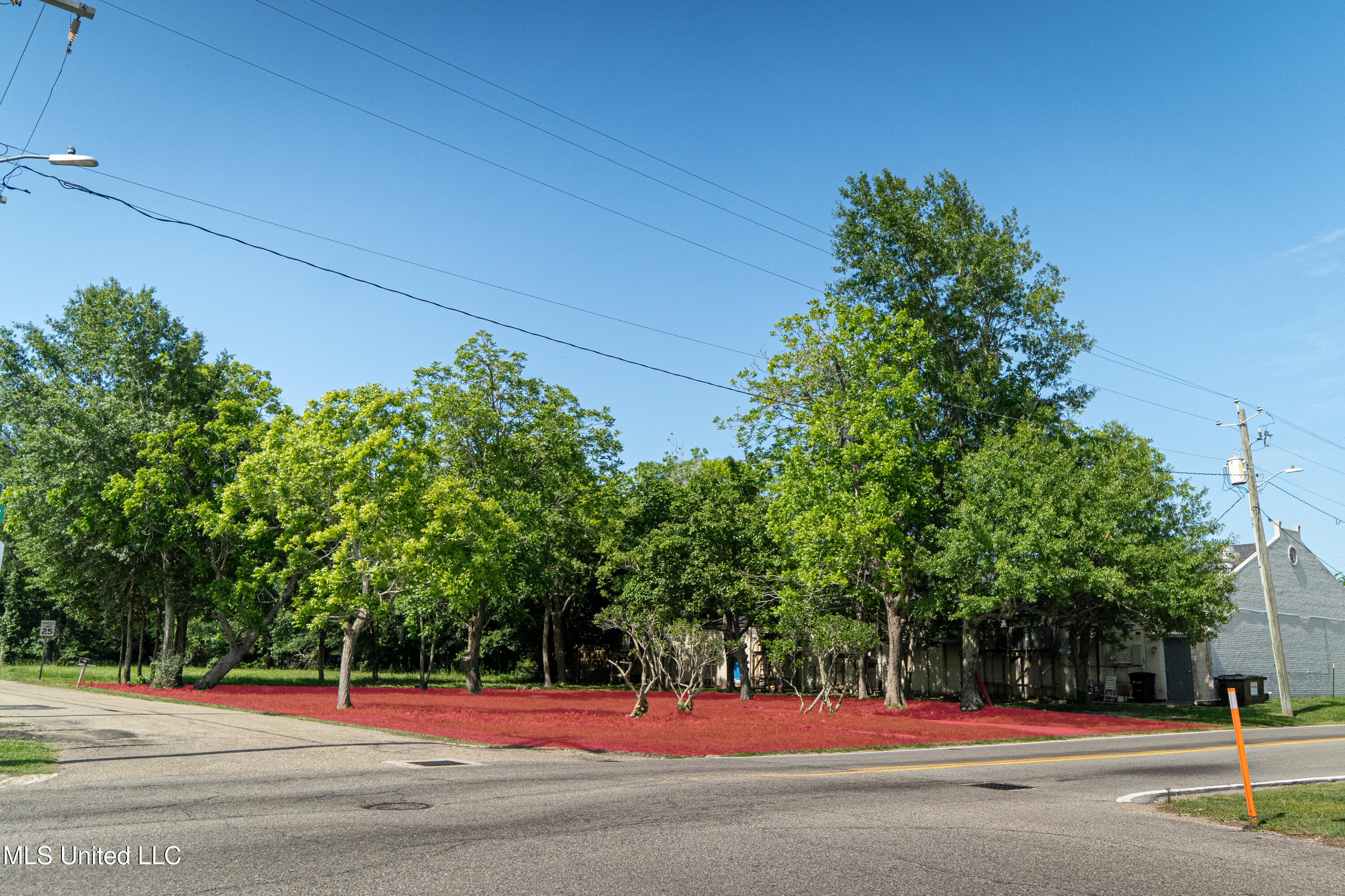 10010 Rodriguez Street D'Iberville, MS 39540 - Photo 2 of 4 SW front angle